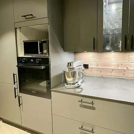 Semesterbostad Panoramic Cabin By Lake Lundevannet Moi (Lund)