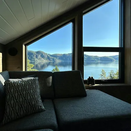 Panoramic Cabin By Lake Lundevannet *